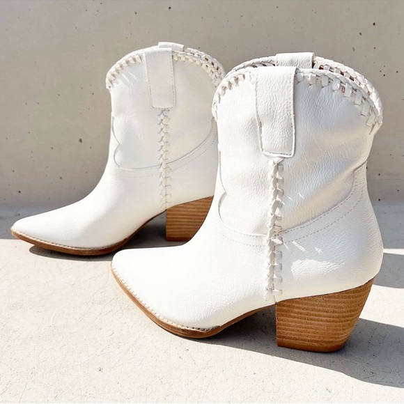 NEW Western Cowboy Whipstitched Ankle Boots
Pointy Toe Block Heel Distress White - Picture 13 of 16